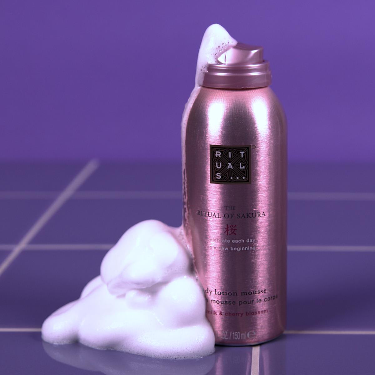 Lyko LovesThe Ritual of Sakura Body Lotion Mousse