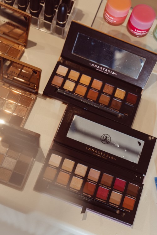 Beauty tips van MUAH Michelle Nouws: primer, concealer \u0026 oogschaduw hacks |  lyko.com, image size:853x1280