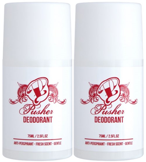 Två vita deodorantflaskor med röda och svarta dekorativa etiketter och text.