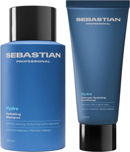 Blå flaskor och tuber med Sebastian Hydre hårvårdsprodukter, märkta för schampo och balsam. Enkel design, professionell look.