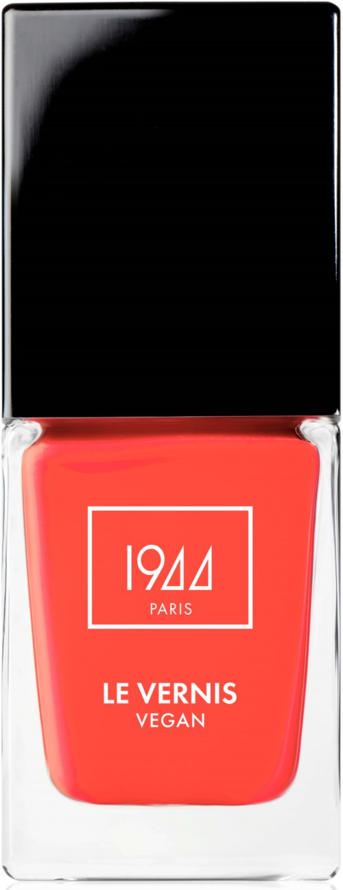 En röd vegansk nagellacksflaska med svart lock, märkt "LE VERNIS VEGAN" och vit bakgrund.