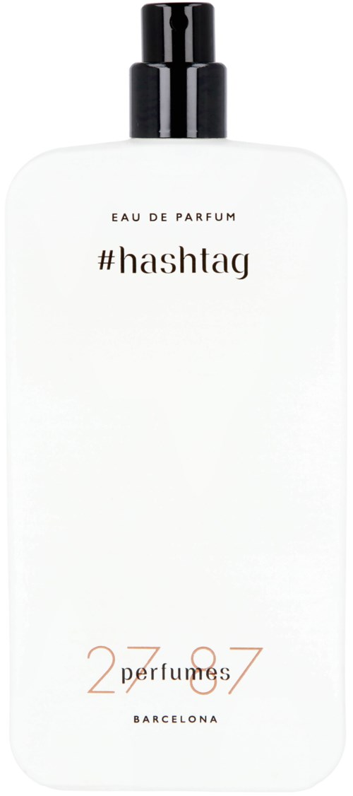 En vit parfymflaska med svart lock, märkta '#hashtag', och nämner '2 perfumes' från Barcelona.