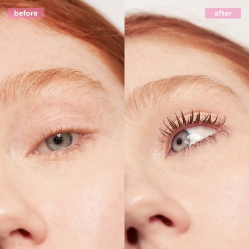 Før- og efterbilleder viser et ansigt med forbedret makeup, herunder lange øjenvipper og velplejede øjenbryn.