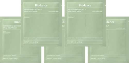 Useita vihreitä Biodance-merkin merileväkasvomaskipakkauksia, joissa valkoinen teksti tuotteesta ja tiedoista.
