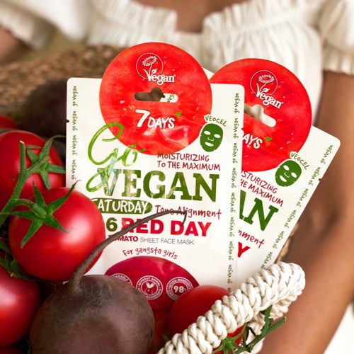Vegan ansiktsmasker med tomatingredienser og fuktighetsgivende fordeler, beregnet for gruppebruk, merket for Rød dag.
