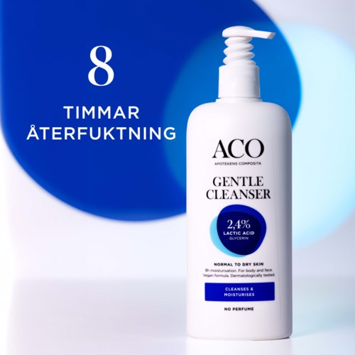 En vit flaska märkt 'Gentle Cleanser' med pump, mot en blå bakgrund. Texten säger 8 timmars förnyelse.