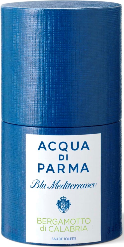 Sininen pyöreä hajuvesipullo valkoisella etikettillä, nimeltä 'Acqua di Parma' ja 'Blu Mediterraneo.'