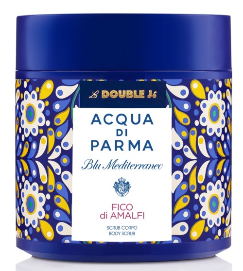 En blå beholder med blomsterdesign, merket 'Acqua di Parma Blu Mediterraneo' kropps scrub.