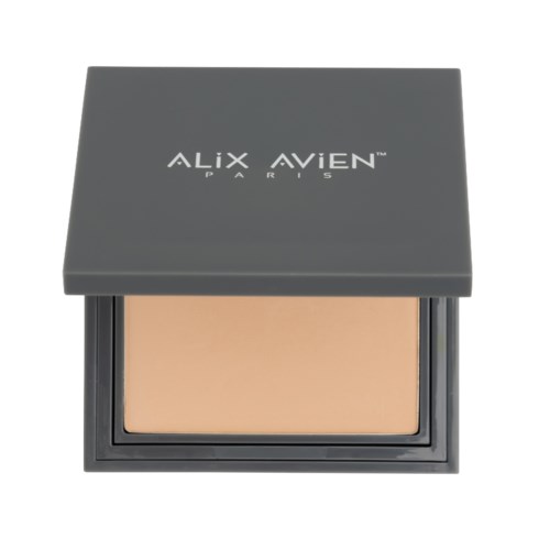 En kompakt med beige puder inuti och ett mörkgrått lock med märket 'Alix Avien Paris'.