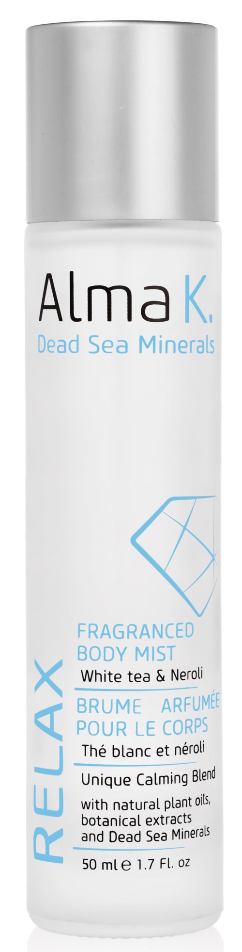 En hvit flaske med sølvhette, merket 'Alma K' og 'Dead Sea Minerals', som sprayer behagelig kroppsspray med beroligende ingredienser.