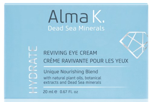 Et lyseblått pakningsmerke for Alma K. Dead Sea Minerals øyekrem, nevner hydrering, naturlige ingredienser og størrelse.