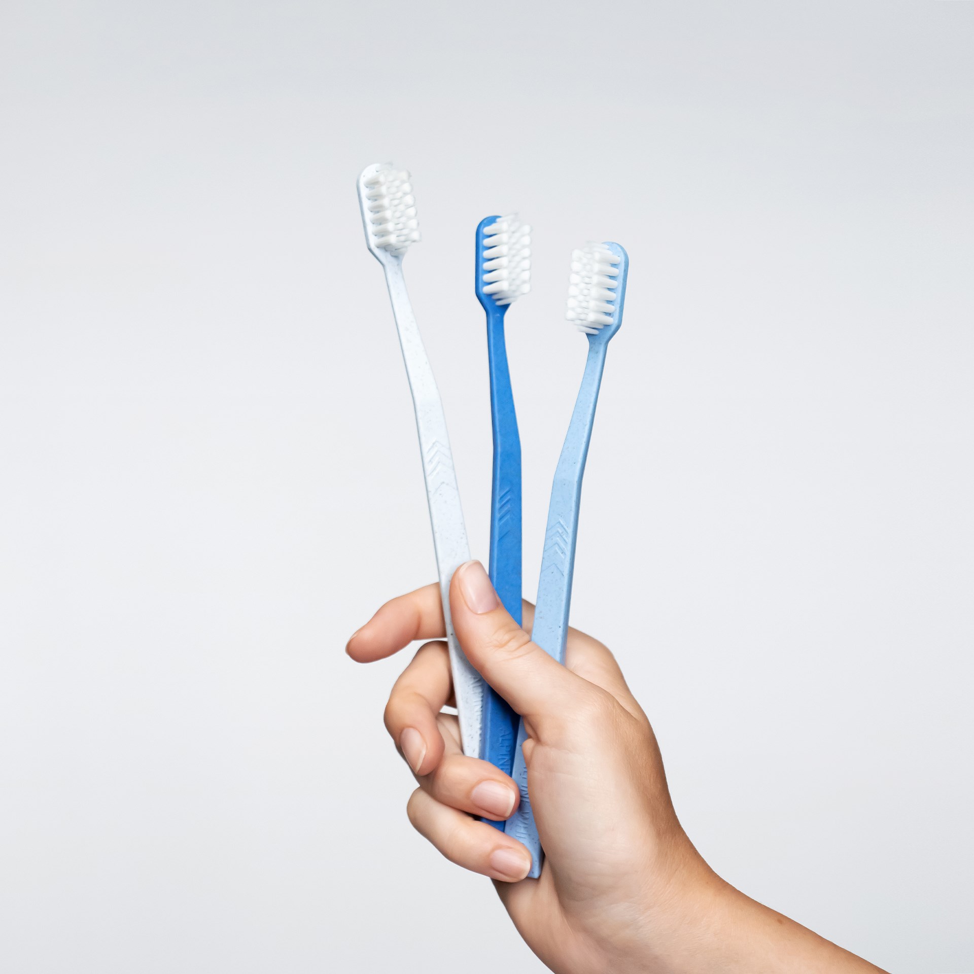ALPINE WHITE Whitening & Care Toothbrush (obrázok 4)