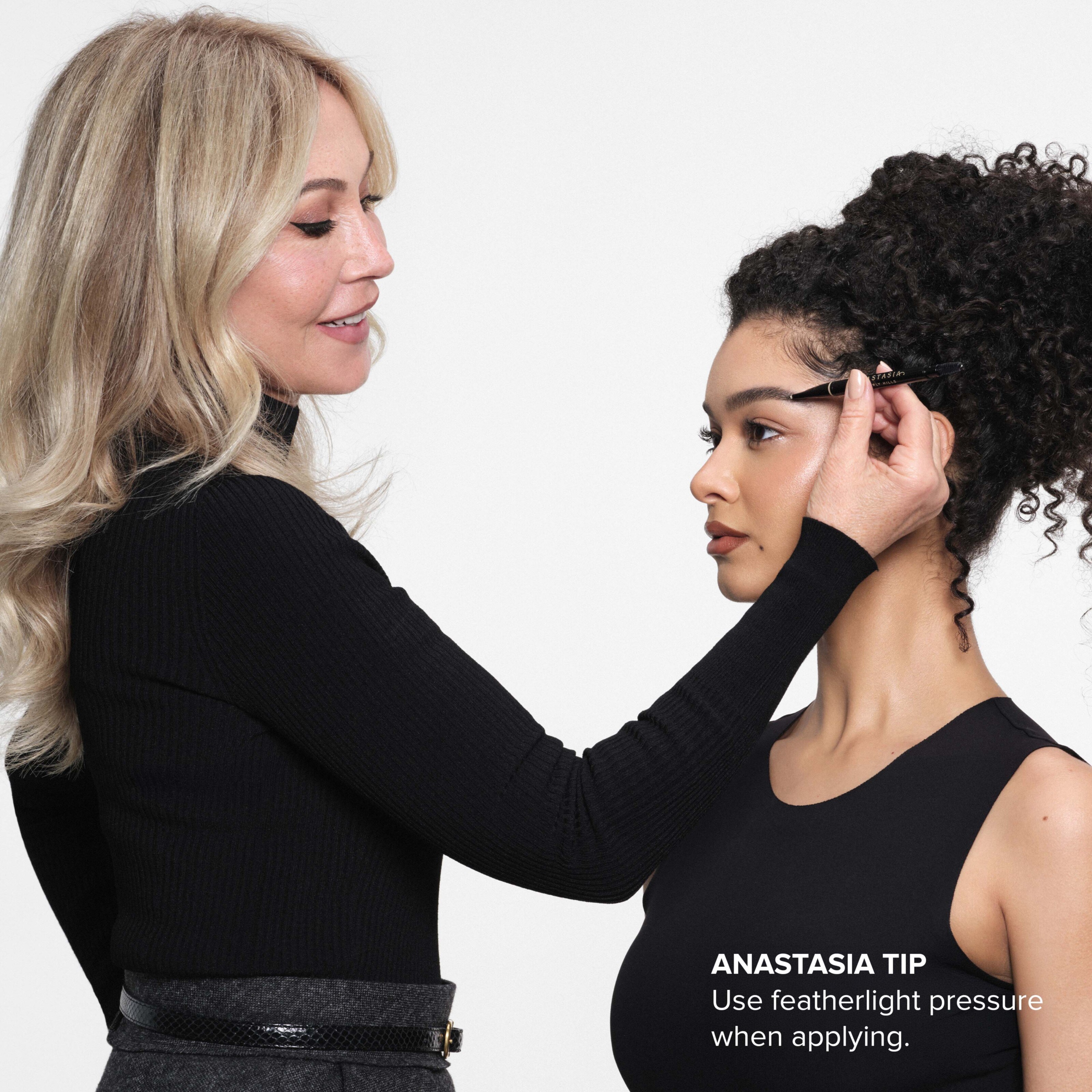 Anastasia Beverly Hills Archibrow Brow Pencil Soft Brown (obrázok 9)