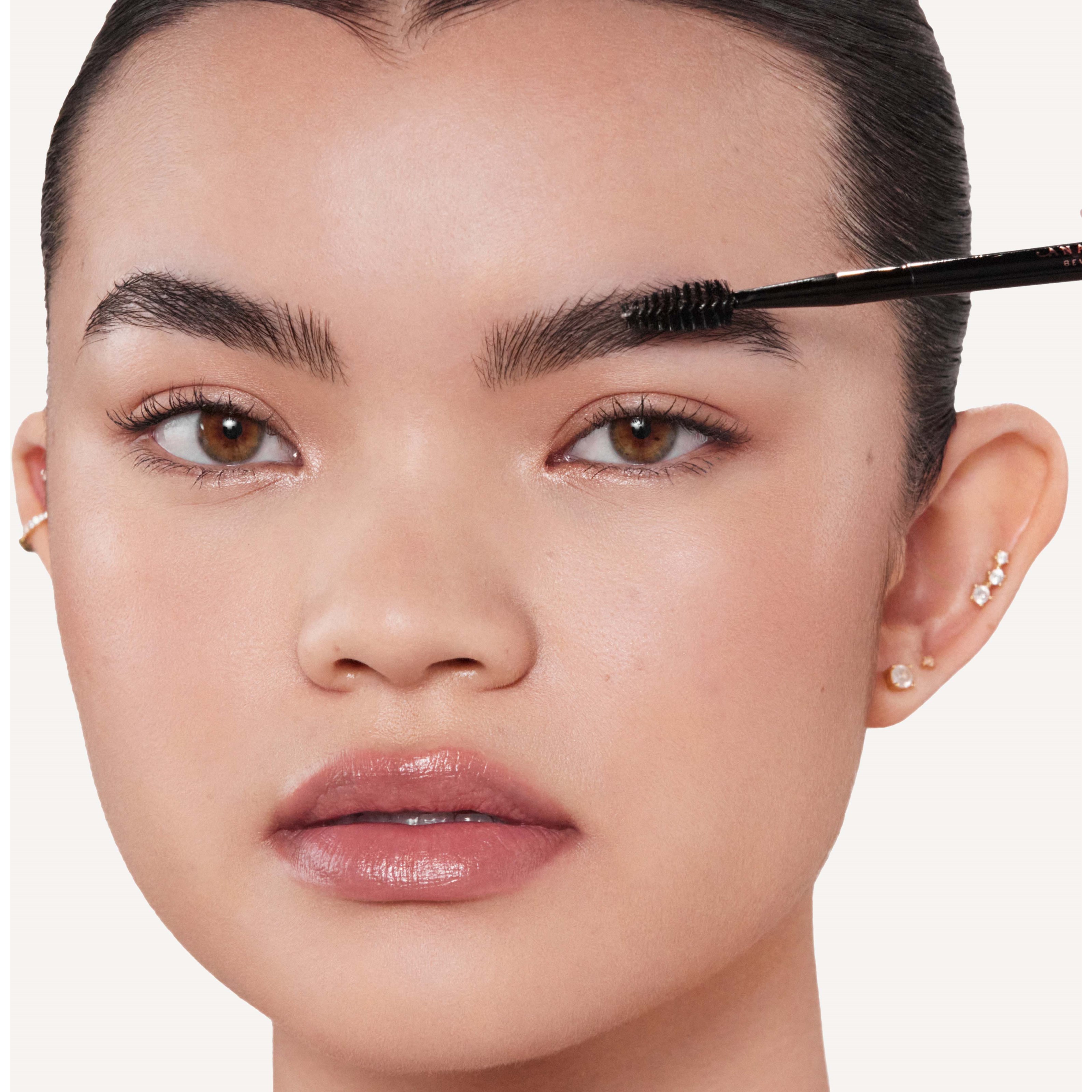 Anastasia Beverly Hills Brow Freeze - wosk do brwi (obrázok 10)