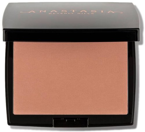 En makeup-rouge med ljusrosa nyans och svart lock, märkt Anastasia Beverly Hills.