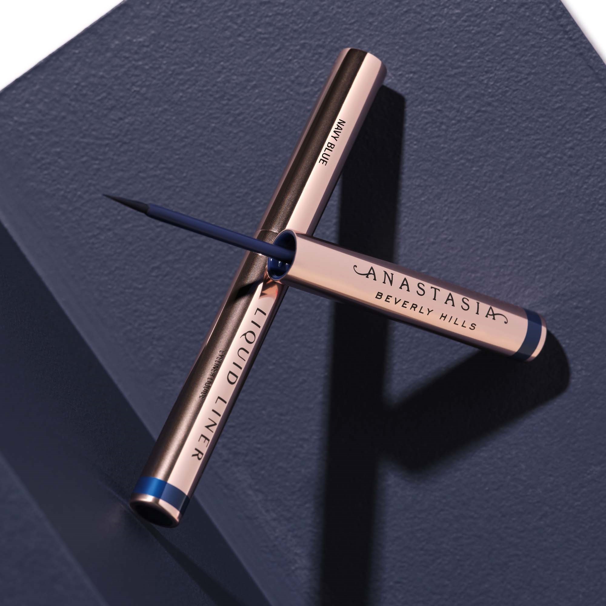 Anastasia Beverly Hills Liquid Eyeliner Burgundy (obrázok 9)