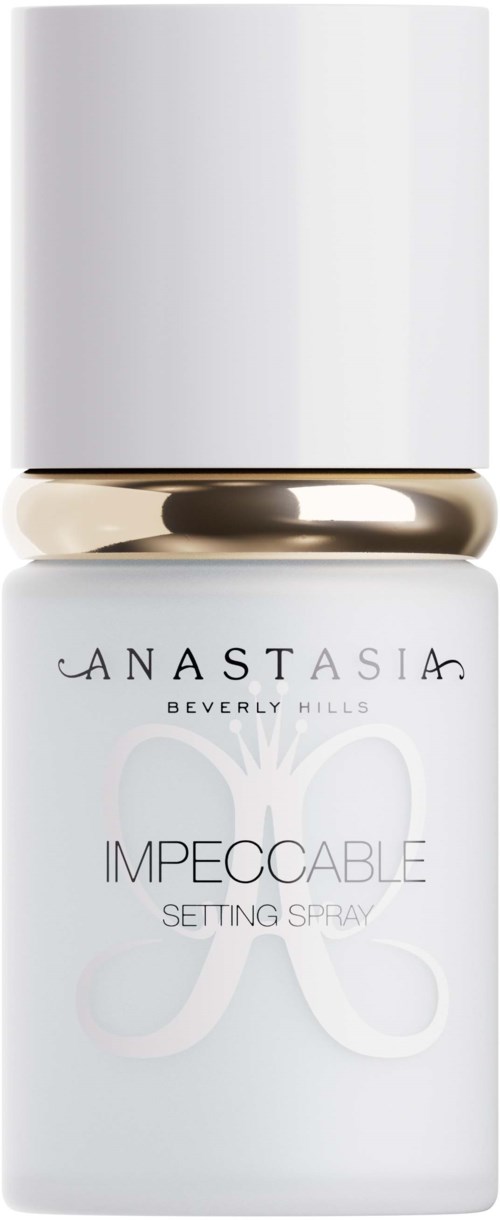 En hvid sprayflaske med guldbånd og sort tekst, kaldet Anastasia Beverly Hills Impeccable Setting Spray.
