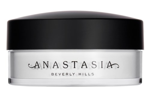 En hvid krukke med sort låg mærket "ANASTASIA BEVERLY HILLS".