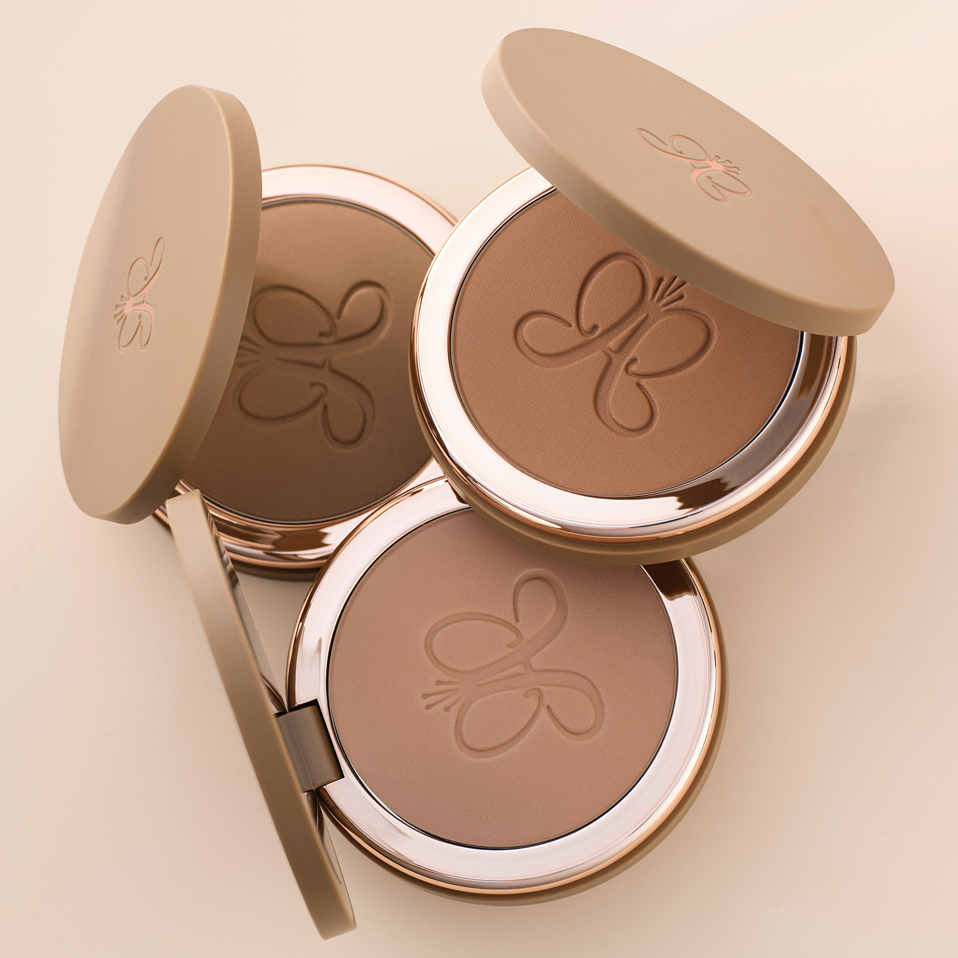 Anastasia Beverly Hills Smooth Blur Bronzer Warm Sand Vibes (obrázok 6)