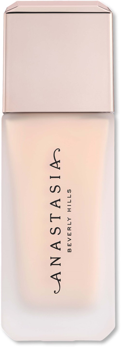 En foundationflaska med enkel, elegant design, märkt Anastasia Beverly Hills, med en ljusrosa färg.