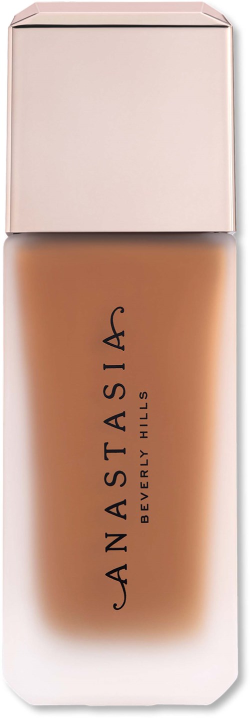 En flytande foundationflaska med beige lock och tydlig etikett som visar att den är från Anastasia Beverly Hills.