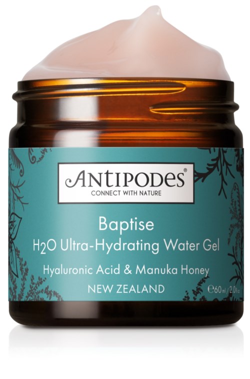 Słoik z Antipodes Baptise Ultra-Hydrating Water Gel z różowym żelem, oznaczony informacjami o produkcie i naturalnych składnikach.