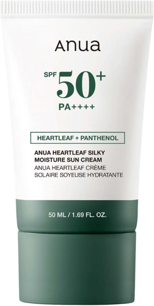 En vit och grön tub med Anua Heartleaf Silky Moisture Sun Cream med SPF 50+ och PA++++.