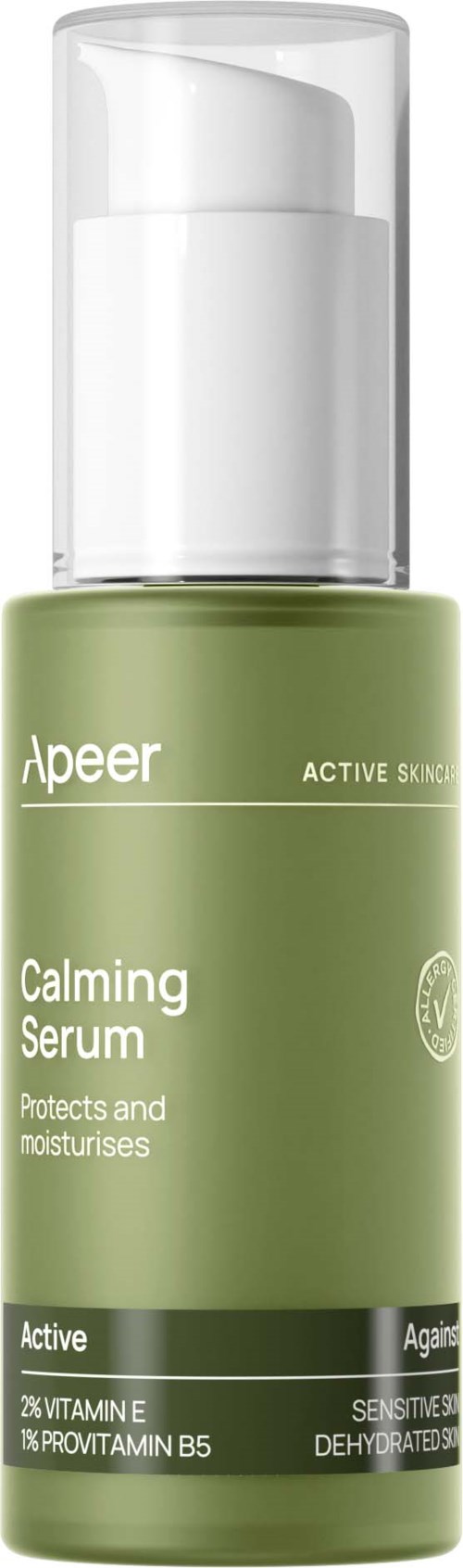 Vihreä pullo valkoisella sumutteella, jossa lukee 'Calming Serum', suojaa ja kosteuttaa ihoa.