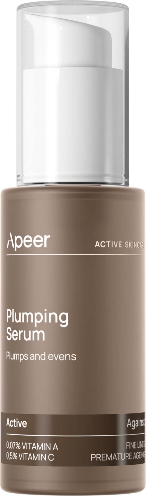Eine braune Flasche mit weißem Pumpkopf mit Beschriftung 'Plumping Serum' für Hautpflege, enthält Vitamine A und C.