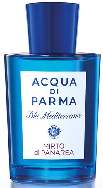 Een blauwe fles van Acqua di Parma Blu Mediterraneo Mirto di Panarea parfum. Het label is wit met blauwe en roze tekst.