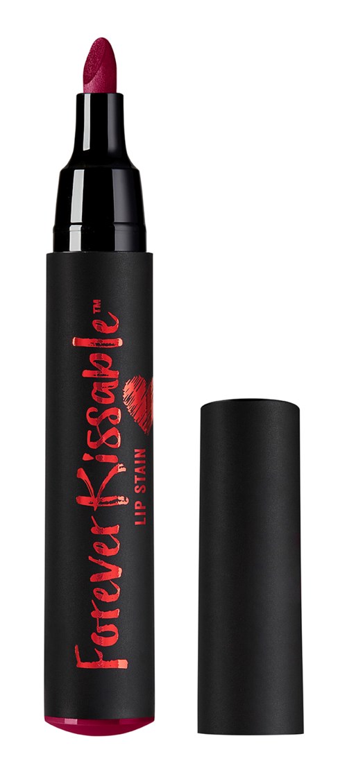 Ett läppstift med svart och röd tube, öppet med ljus röd läppstift synligt, och lock bredvid.