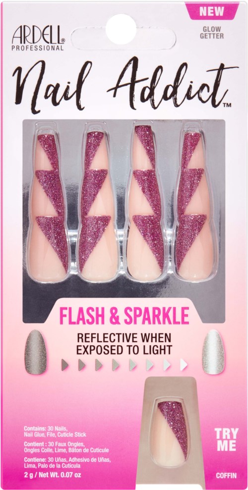Sztuczne paznokcie z różowym brokatem i fioletowymi trójkątami, świecą przy ekspozycji na światło, w opakowaniu Nail Addict.