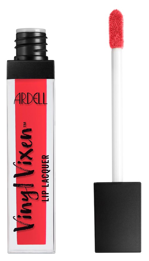 En lipgloss-flaske med svart lokk og en rød merkelapp, ved siden av en hvit kost med en rød spiss.