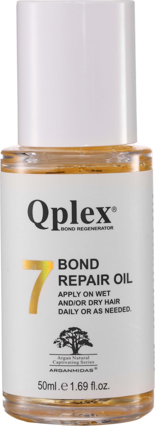En liten flaska med bond repair oil med vit lock och klart vätska inuti, märkt Qplex. Använd på fuktigt eller torrt hår.