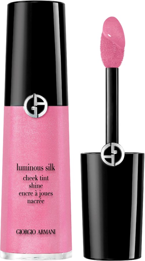Roze lipglossfles met zwarte dop en sponsapplicator. Op het label staat Giorgio Armani Luminous Silk wangtint.
