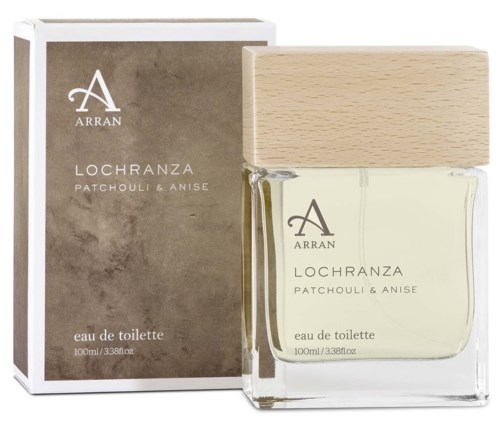 En parfyll flaska med ett trälock och en matchande box, märkt "Arran Lochranza Patchouli & Anise," 100 ml.