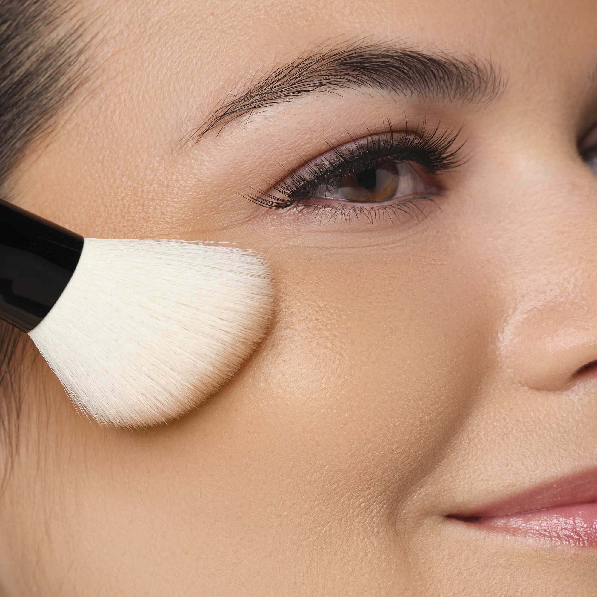 Alternativ bild 1 för Artdeco Bronzing Powder Compact 50 Almond