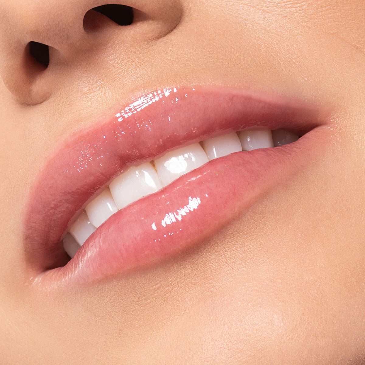 Artdeco Pomadka do ust Hydra Lip Booster 38 Translucent Rose (obrázok 3)
