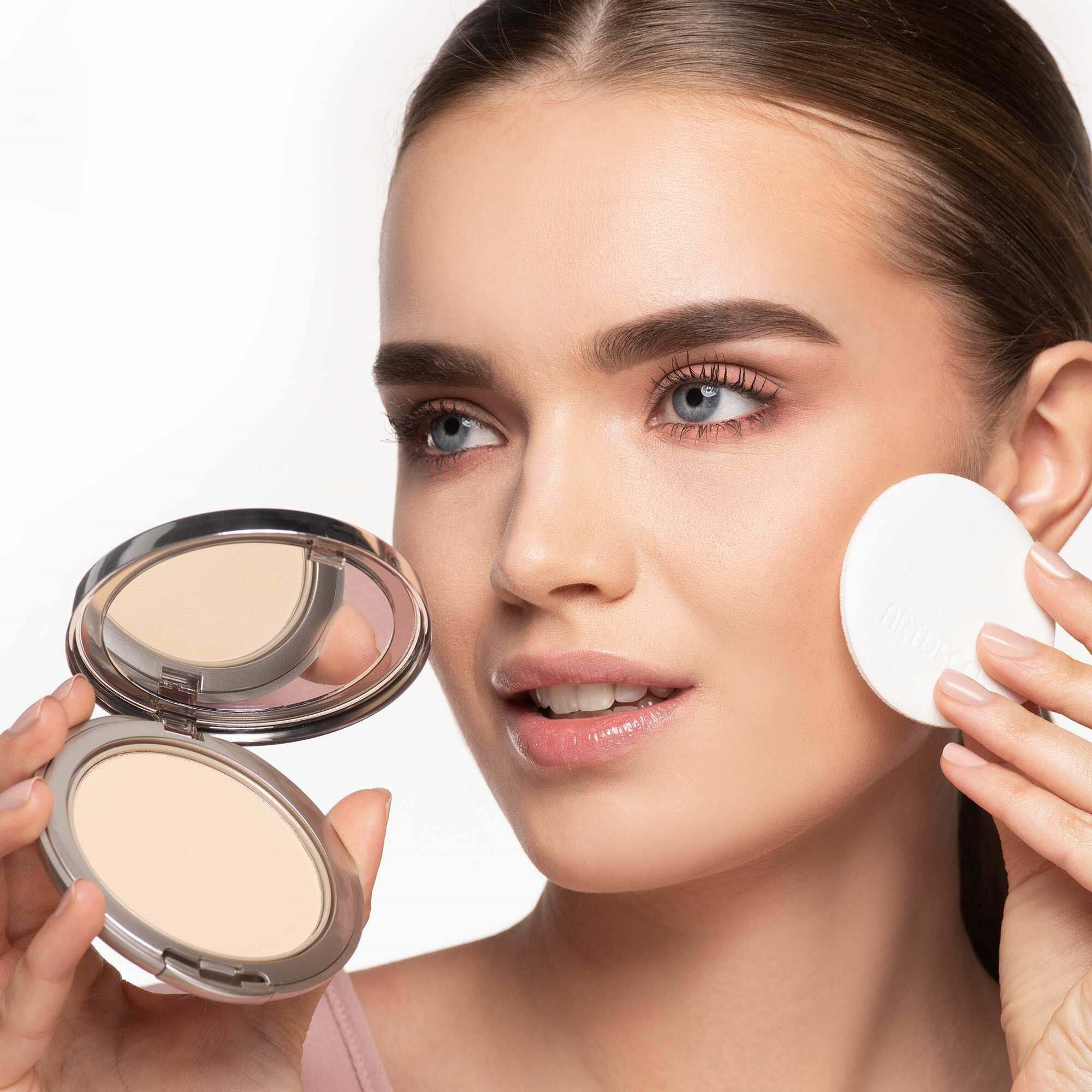 Artdeco Podkład Hydra Mineral Compact Foundation 55 Ivory (obrázok 4)