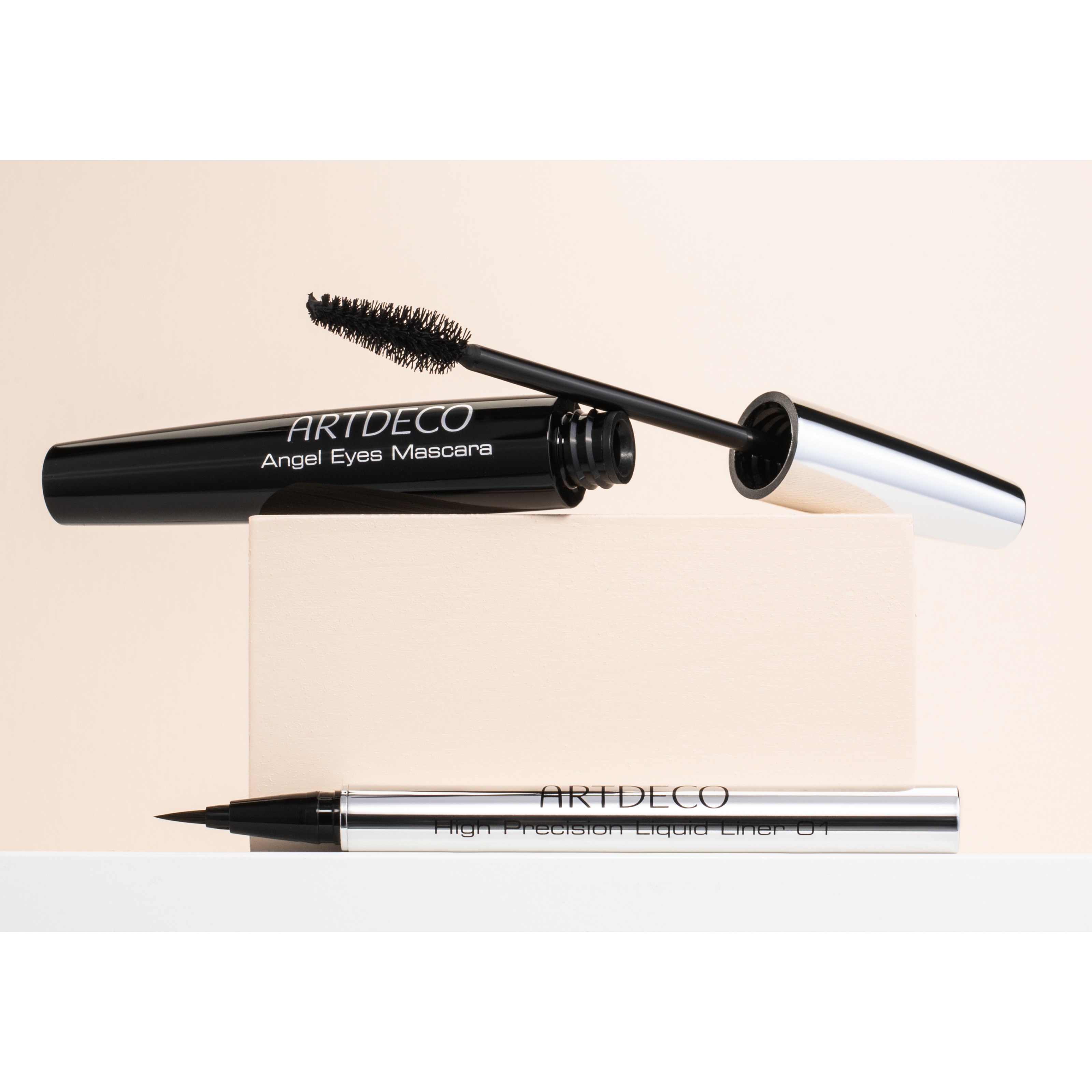 Artdeco Płynny Eyeliner High Precision 01 Black (obrázok 5)