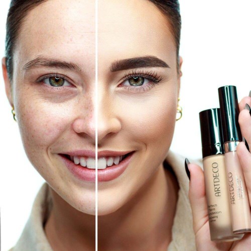 Split face: one side with clear skin, other side with blemishes. Woman holding foundation bottles, smiling.