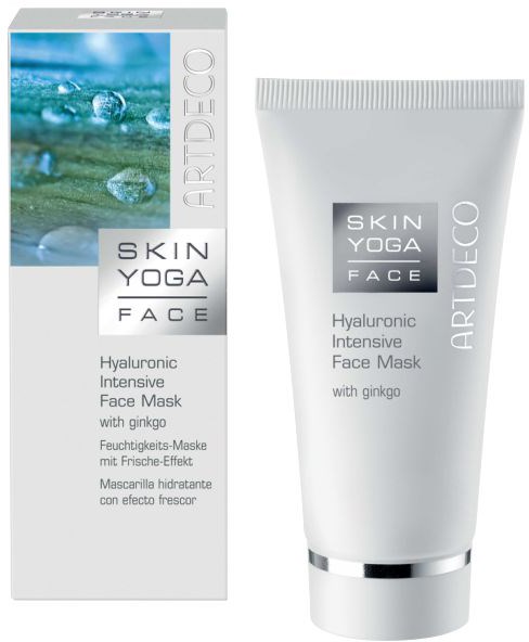 En hvit tube med ansiktsmaske og eske med vann dråper og grønn bakgrunn. Produktet er for å hydrere og roe huden.