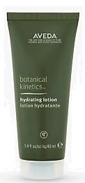 Vihreä Aveda Botanical Kinetics -kosteusemulsionputki, valkoinen kansi alhaalla.
