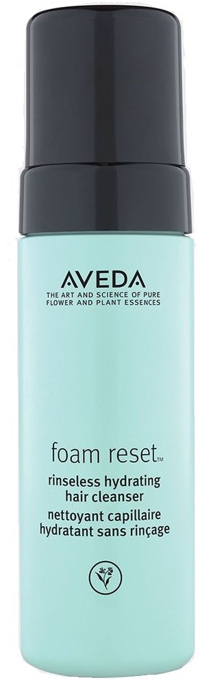 Aveda Foam Reset Haferreiniger-Flasche, hellgrün mit schwarzem Deckel, bezeichnet als feuchtigkeitsspendend und ohne Spülen.