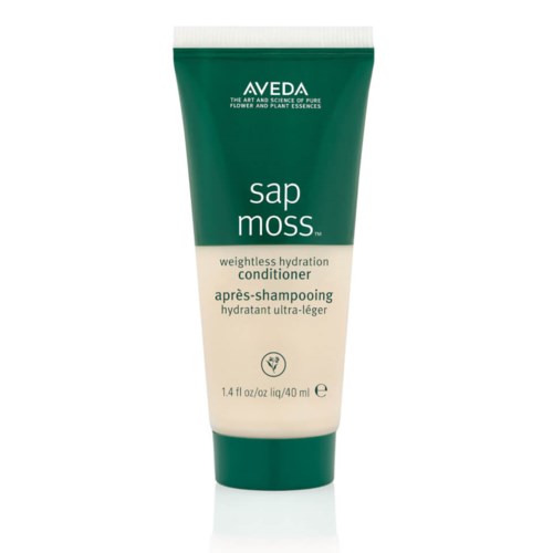 Grønn og hvit tube fra Aveda Sap Moss tyngdeløs fuktighetsgivende balsam, med tekst på engelsk og fransk.