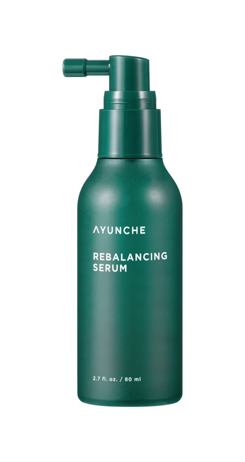 Zielona butelka z pompką, oznaczona 'Ayunche Rebalancing Serum', 80 ml.