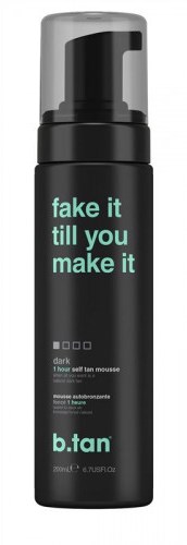 En svart flaska med turkos text som säger, "fake it till du gör det," vilket antyder en självbruningsprodukt.