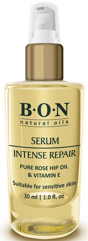 En liten, klar flaske med pumpe, merket B.O.N natural oils serum, for sensitiv hud med rosenolje og Vitamin E.