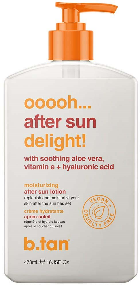 En hvit flaske med oransje pumpe, merket 'b.tan', tilbyr after sun-lotion med aloe, vitamin E og hyaluronsyre.