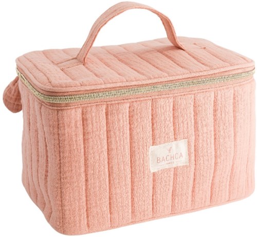 Eine weiche rosa Tasche mit Griff, Reißverschluss und einem kleinen weißen Etikett vorne.